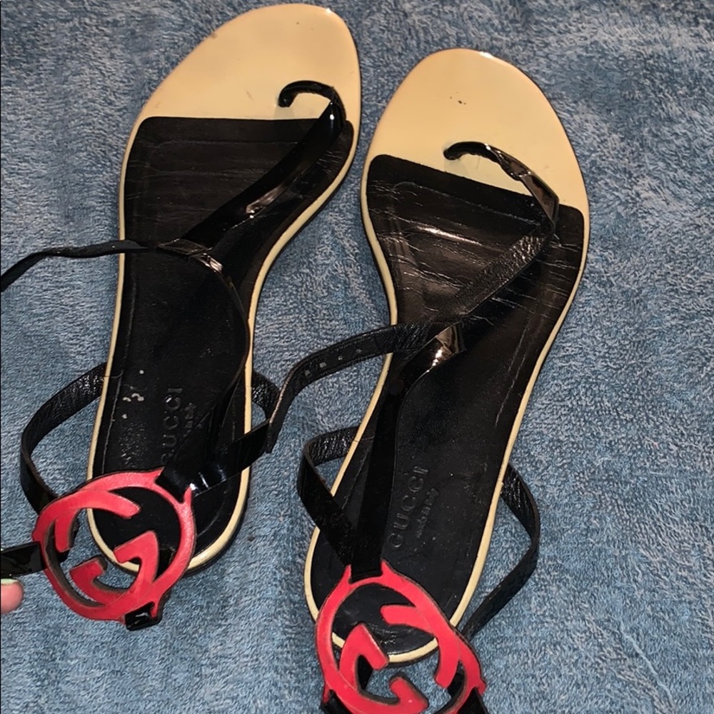 Woman’s Gucci sandals